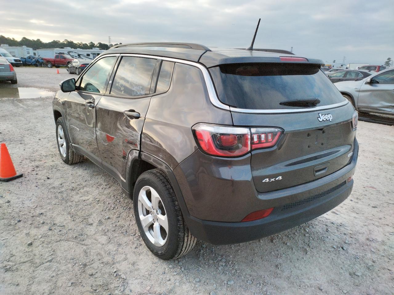 Photo 3 from auction – 2018 JEEP COMPASS LA with VIN 3C4NJDBB9JT256103