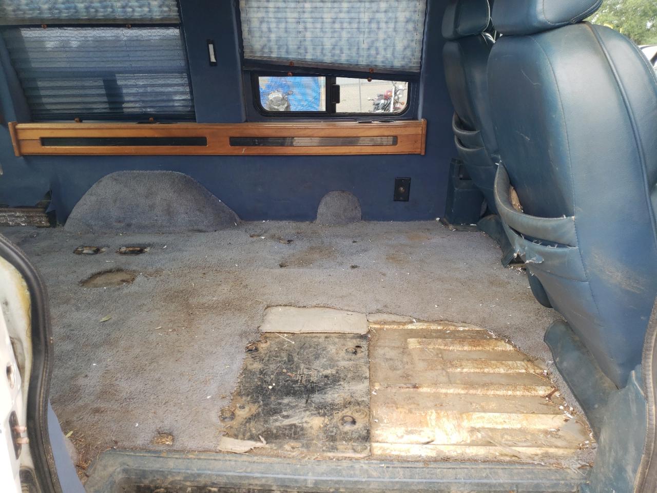 Photo 6 from auction – 1995 CHEVROLET ASTRO with VIN 1GBDM19W6SB212805