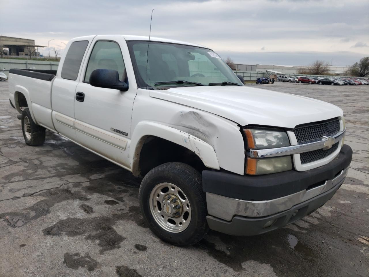 CHEVROLET 1500 SILVE 2004 with VIN 1GCHC29U74E192599 - Photo from auction