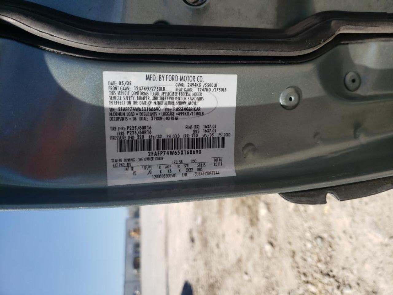 Photo 10 from auction – 2005 FORD CROWN VICT with VIN 2FAFP74W65X168690