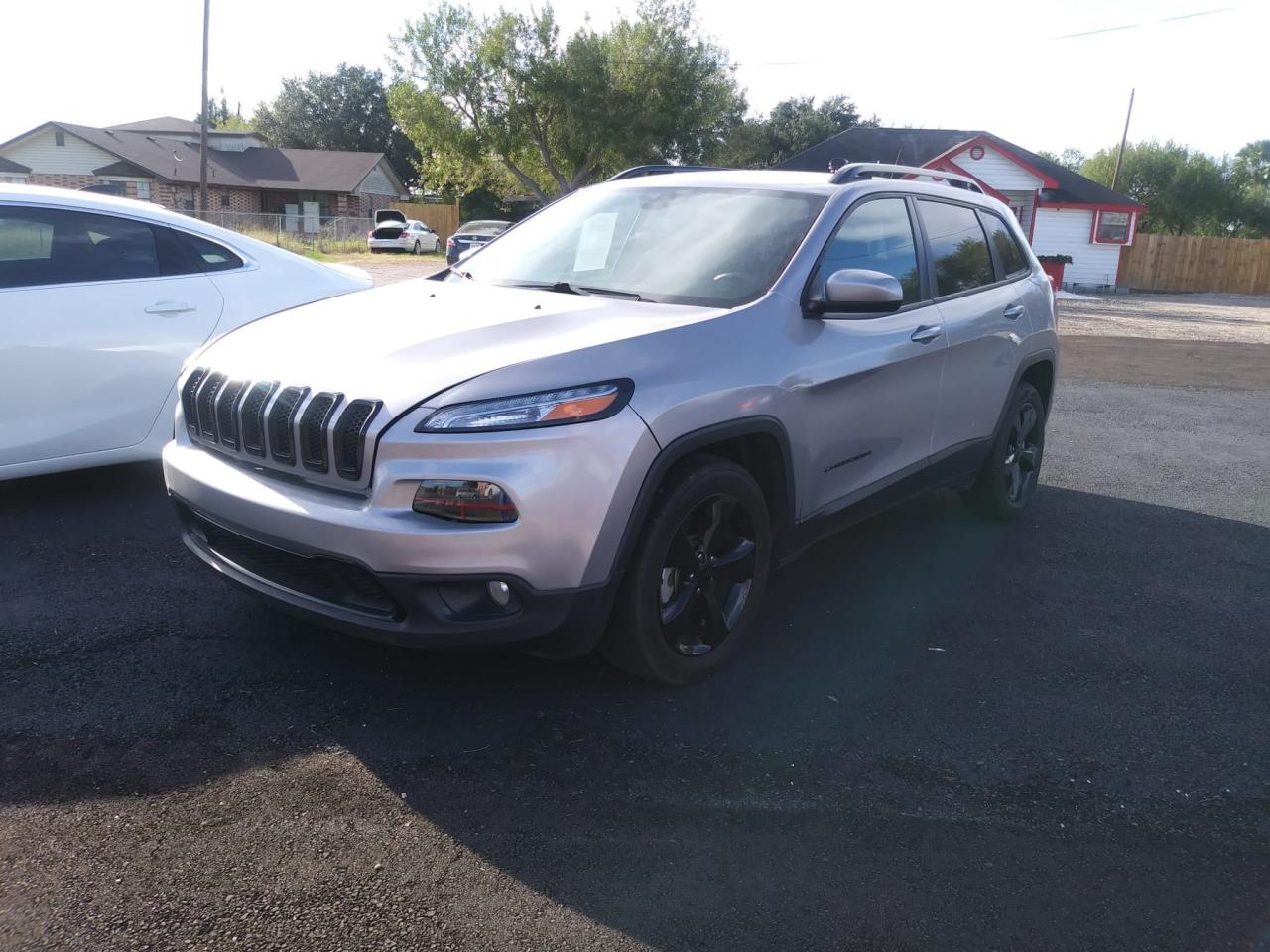 Photo 2 from auction – 2018 JEEP CHEROKEE L with VIN 1C4PJLCB1JD518199