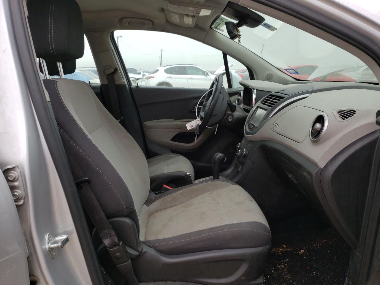 Photo 5 from auction – 2016 CHEVROLET TRAX LS with VIN 3GNCJKSB9GL250426