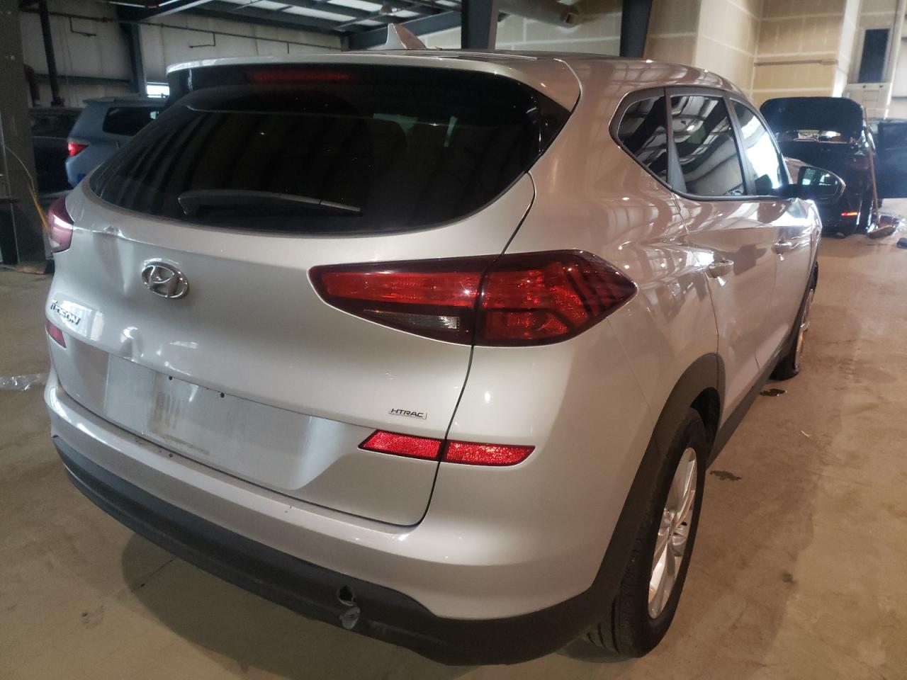 Photo 4 from auction – 2019 HYUNDAI TUCSON SE with VIN KM8J2CA45KU900840