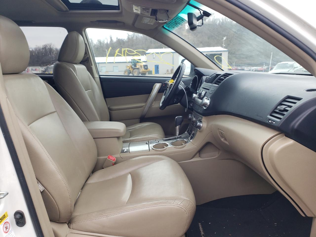 Photo 5 from auction – 2012 TOYOTA HIGHLANDER with VIN 5TDZK3EH8CS077623