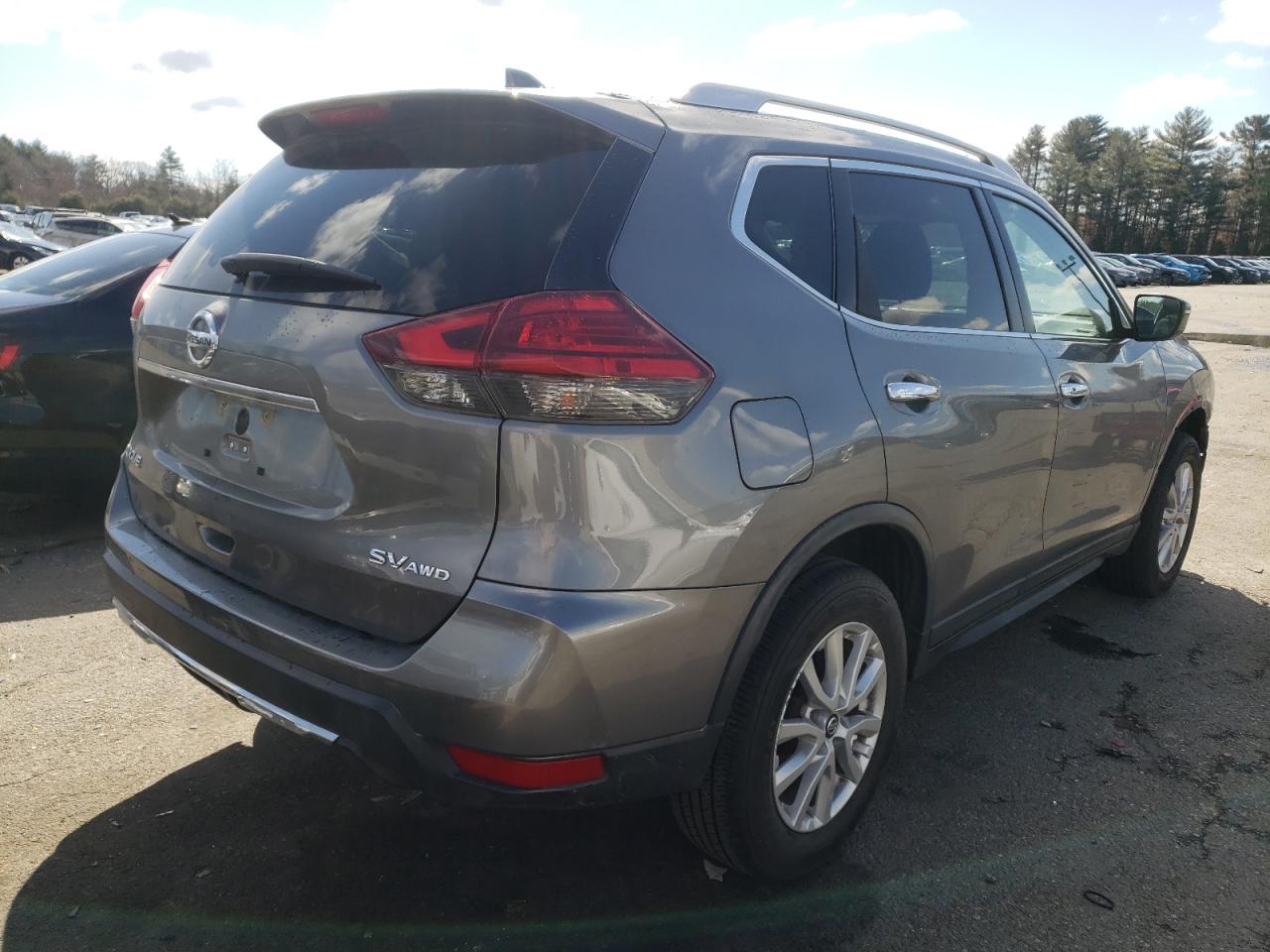 Photo 4 from auction – 2017 NISSAN ROGUE S with VIN KNMAT2MV2HP584644