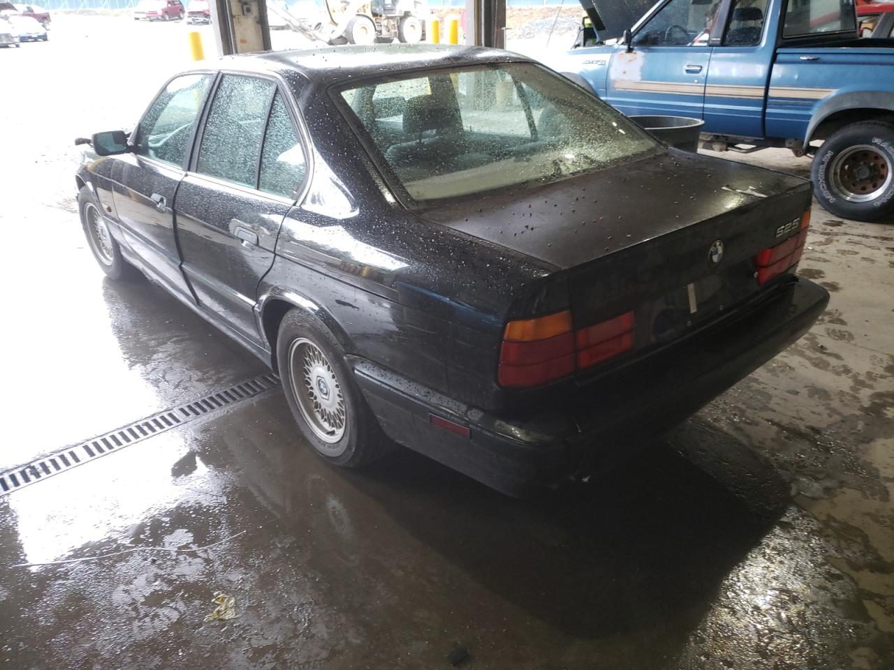 Photo 3 from auction – 1995 BMW 525 I AUTO with VIN WBAHD6323SGK84402