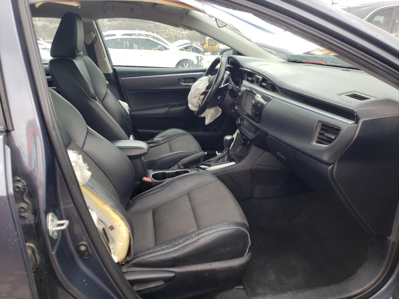 Photo 5 from auction – 2015 TOYOTA COROLLA L with VIN 5YFBURHEXFP266769