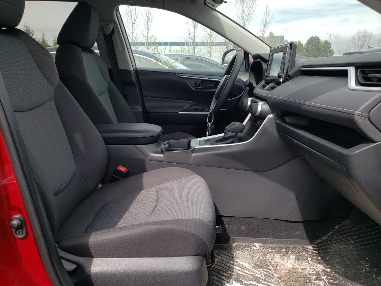 Photo 5 from auction – 2019 TOYOTA RAV4 LE with VIN 2T3B1RFV6KC057946