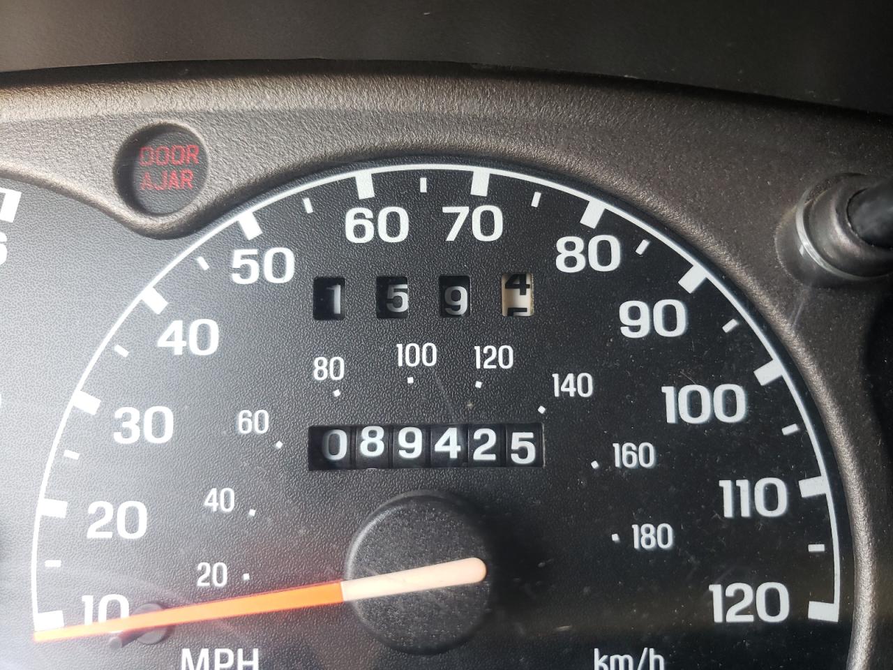 Photo 8 from auction – 2003 MAZDA B3000 with VIN 4F4YR12U33TM03088