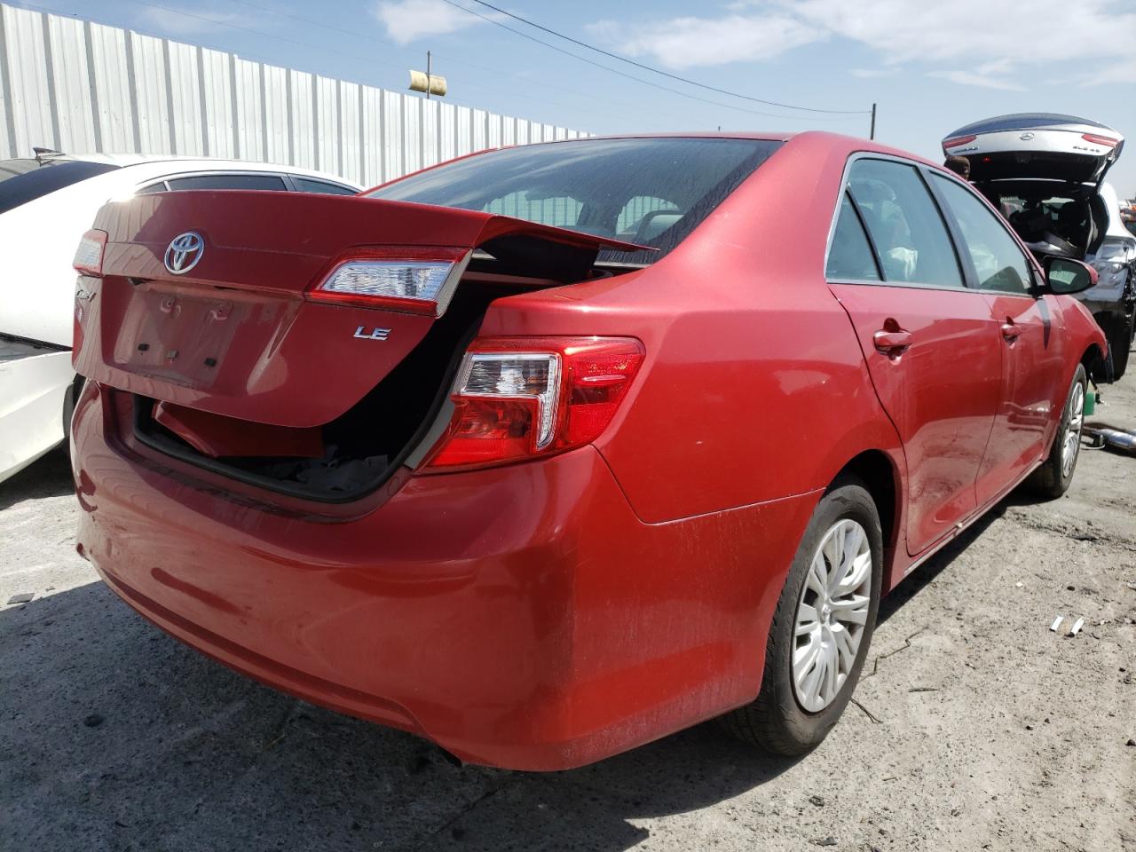 Photo 4 from auction – 2014 TOYOTA CAMRY L with VIN 4T4BF1FK2ER379896