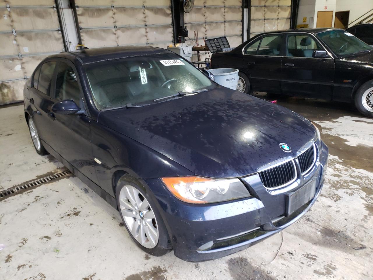 BMW 328 I 2008 with VIN WBAVA33558P143246 - Photo from auction