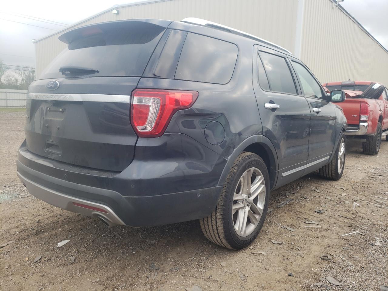 Photo 4 from auction – 2017 FORD EXPLORER L with VIN 1FM5K7F82HGA27124