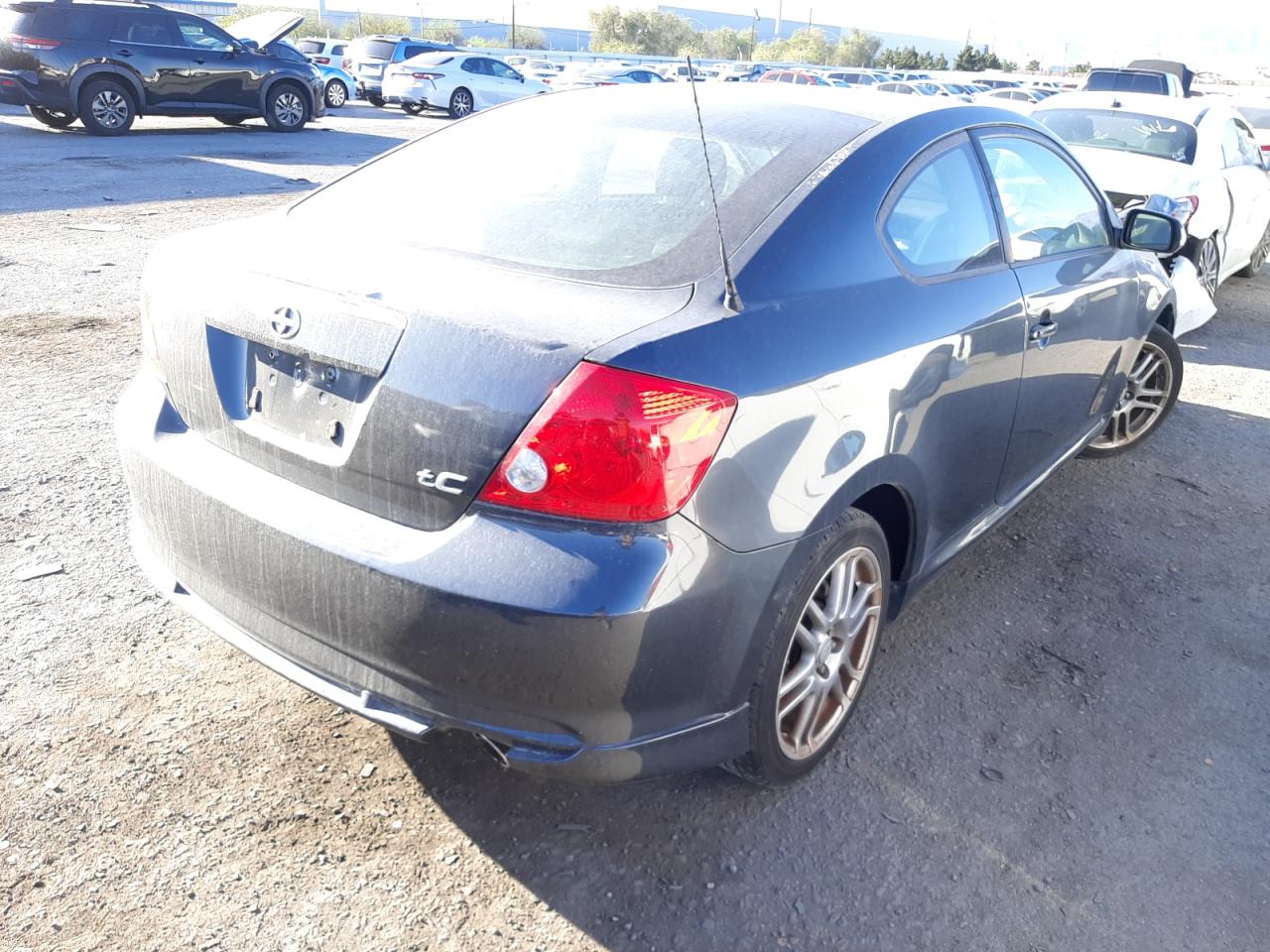 Photo 4 from auction – 2006 TOYOTA SCION TC with VIN JTKDE177060111550