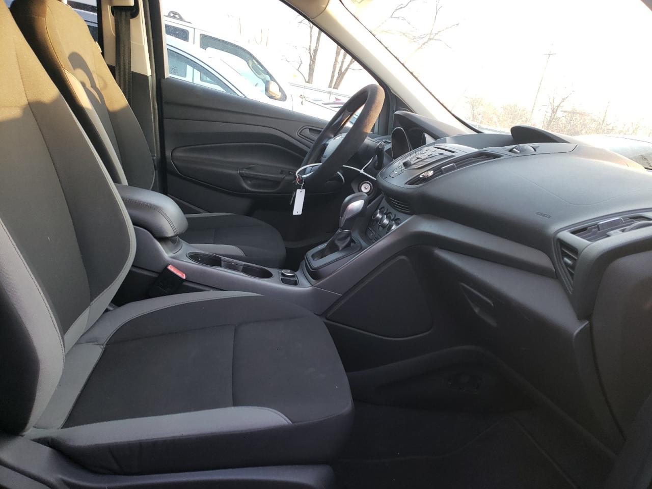Photo 5 from auction – 2013 FORD ESCAPE S with VIN 1FMCU0F70DUB85702
