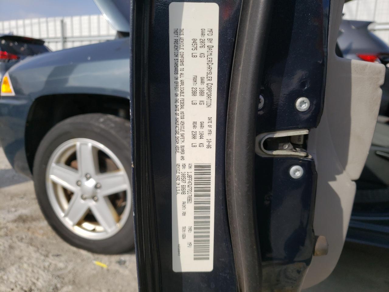 Photo 10 from auction – 2007 JEEP COMPASS with VIN 1J8FF47W77D170961