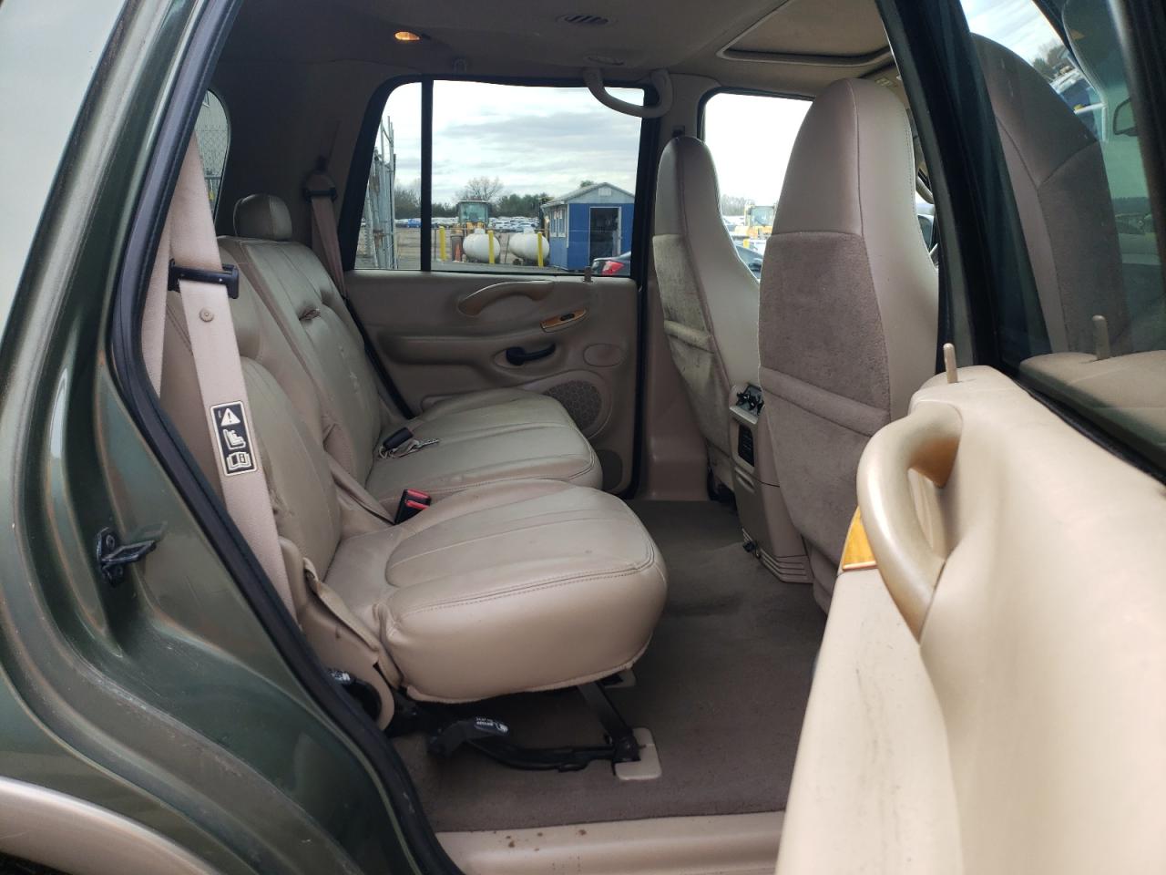 صورة رقم 6 من المزاد - 2000 FORD EXPEDITION مع VIN 1FMPU18L6YLC26556