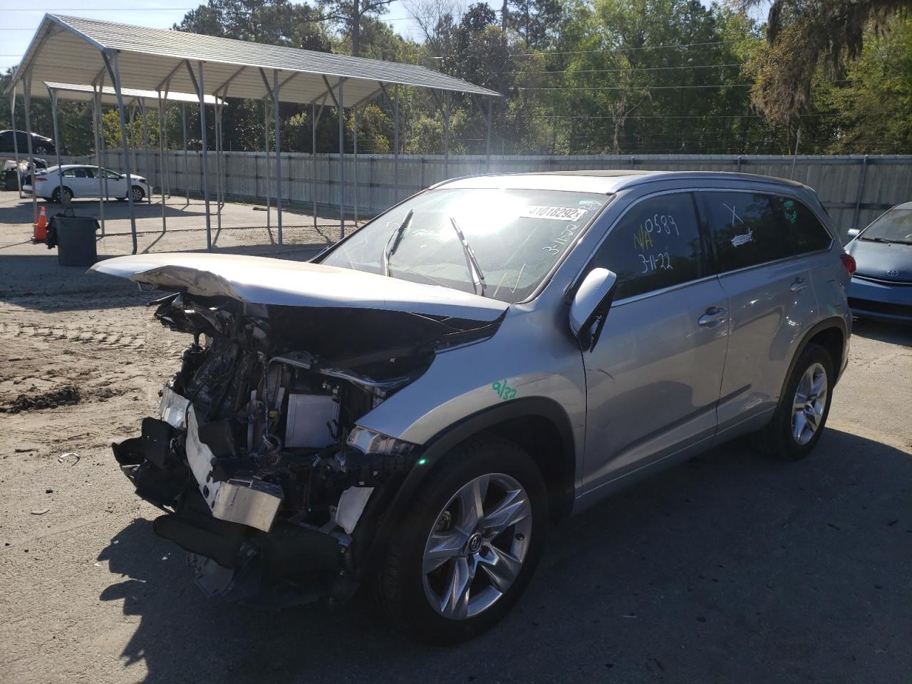 Photo 2 from auction – 2018 TOYOTA HIGHLANDER with VIN 5TDYZRFH9JS240589