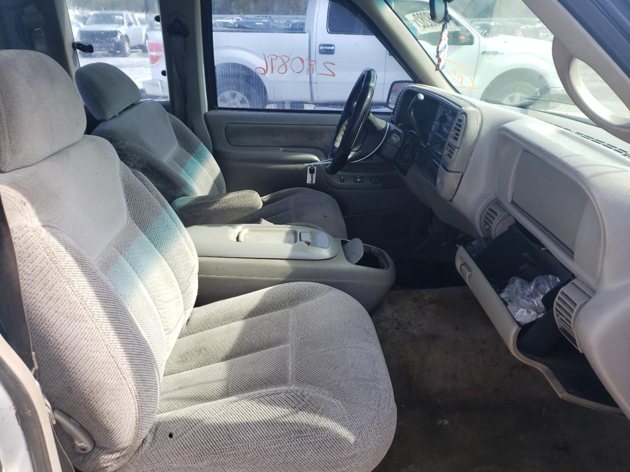 Photo 5 from auction – 1998 GMC SIERRA C15 with VIN 1GTEC19M3WR507858