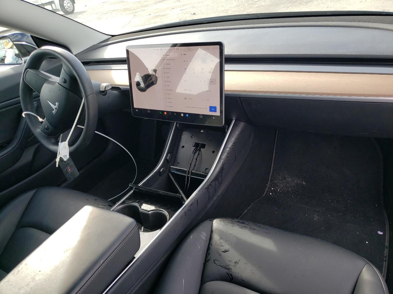 Photo 9 from auction – 2018 TESLA MODEL 3 with VIN 5YJ3E1EB4JF073311