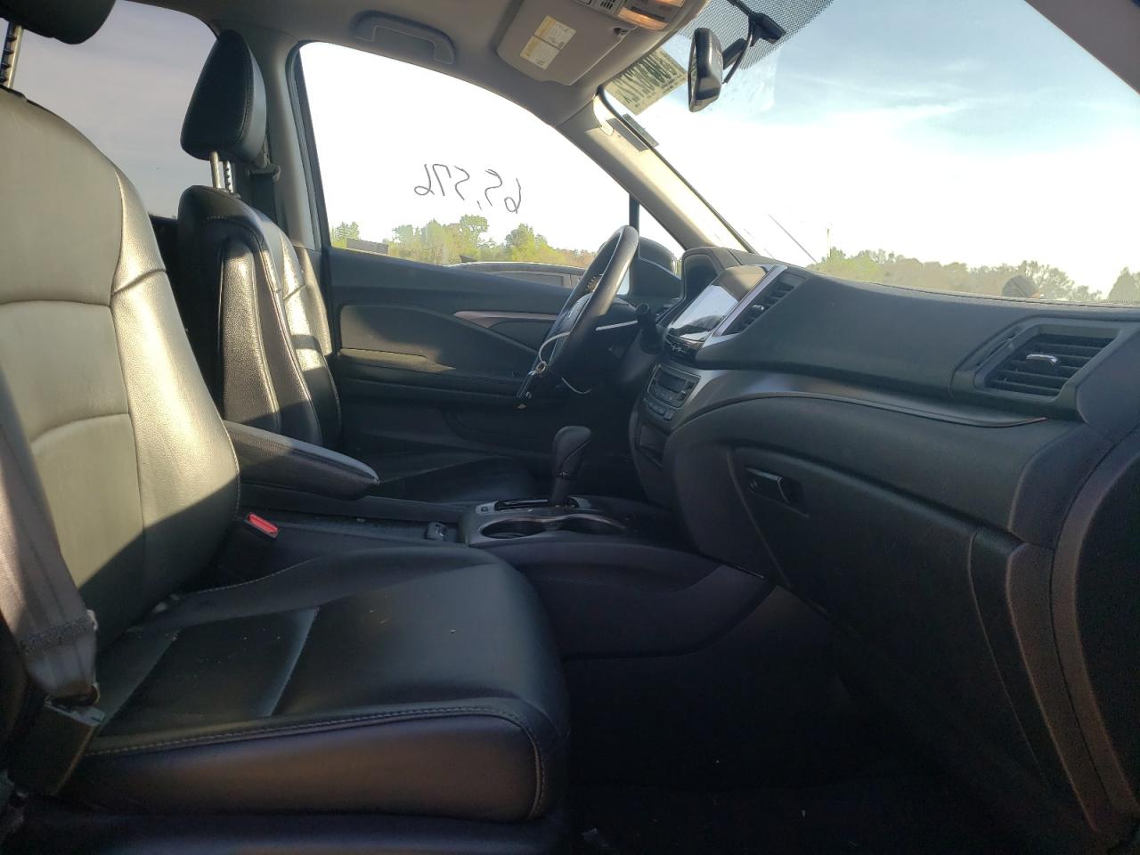 Photo 5 from auction – 2018 HONDA PILOT EXL with VIN 5FNYF5H57JB009084