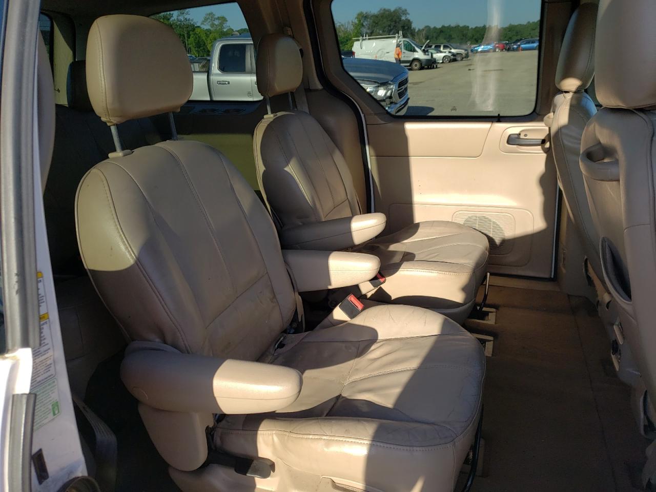 Photo 6 from auction – 2003 FORD WINDSTAR S with VIN 2FMZA53433BB70089