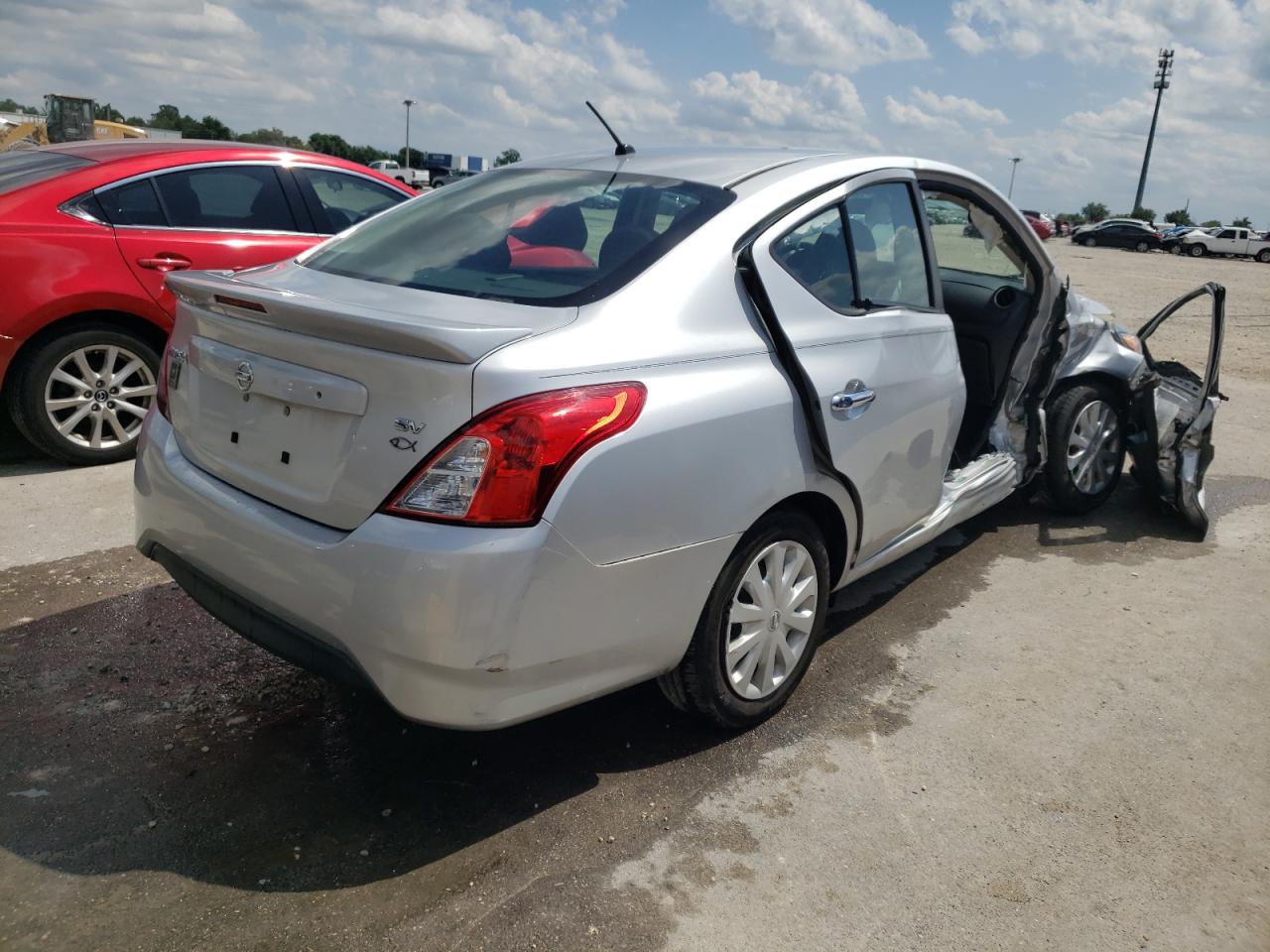 Photo 4 from auction – 2018 NISSAN VERSA S with VIN 3N1CN7AP0JK416727