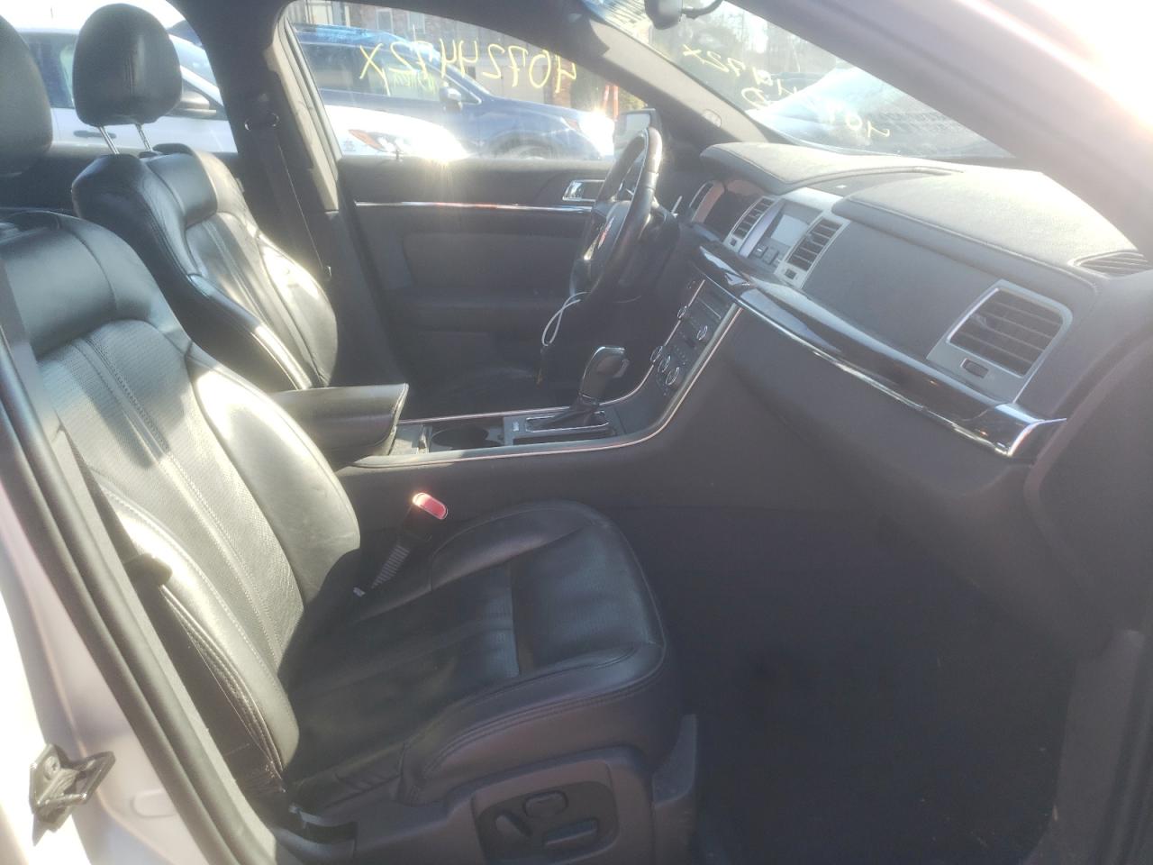 Photo 5 from auction – 2010 LINCOLN MKS with VIN 1LNHL9ER7AG610147