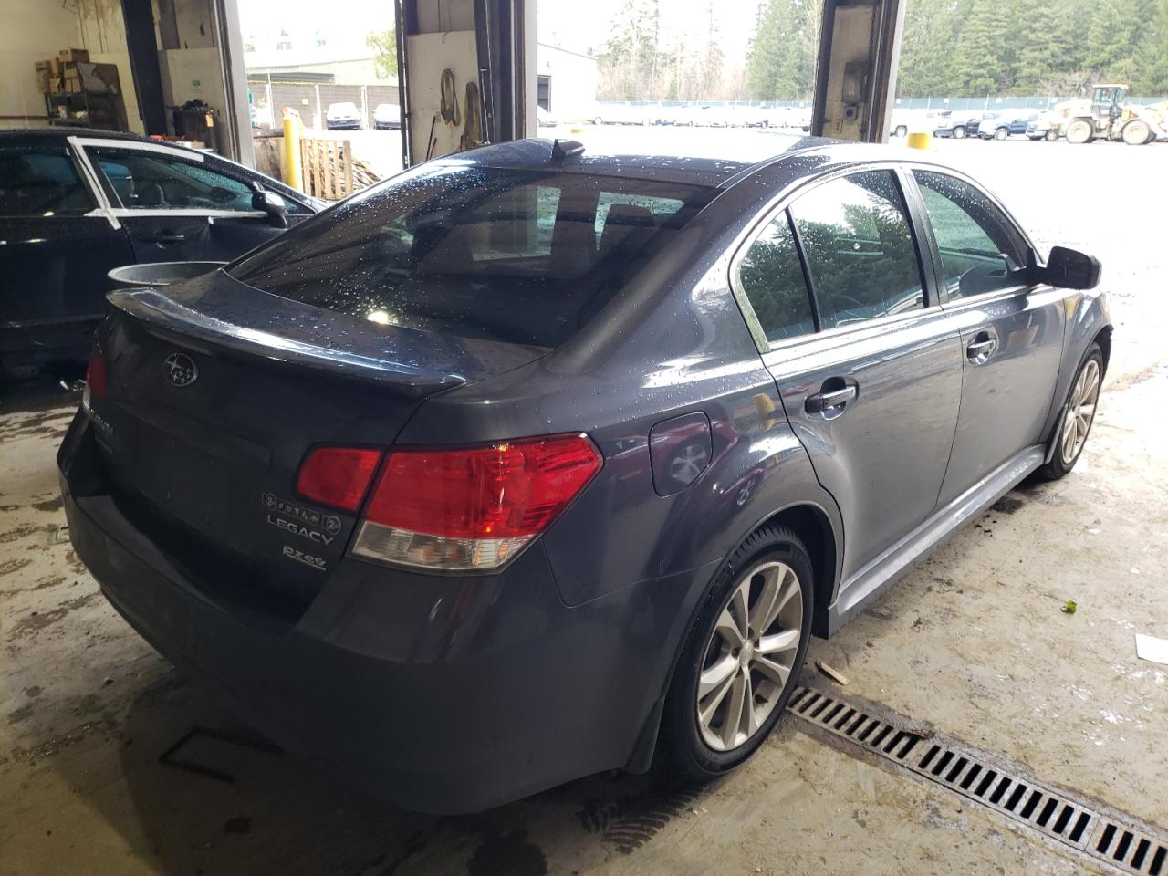 Photo 4 from auction – 2014 SUBARU LEGACY 2.5 with VIN 4S3BMBL60E3033580