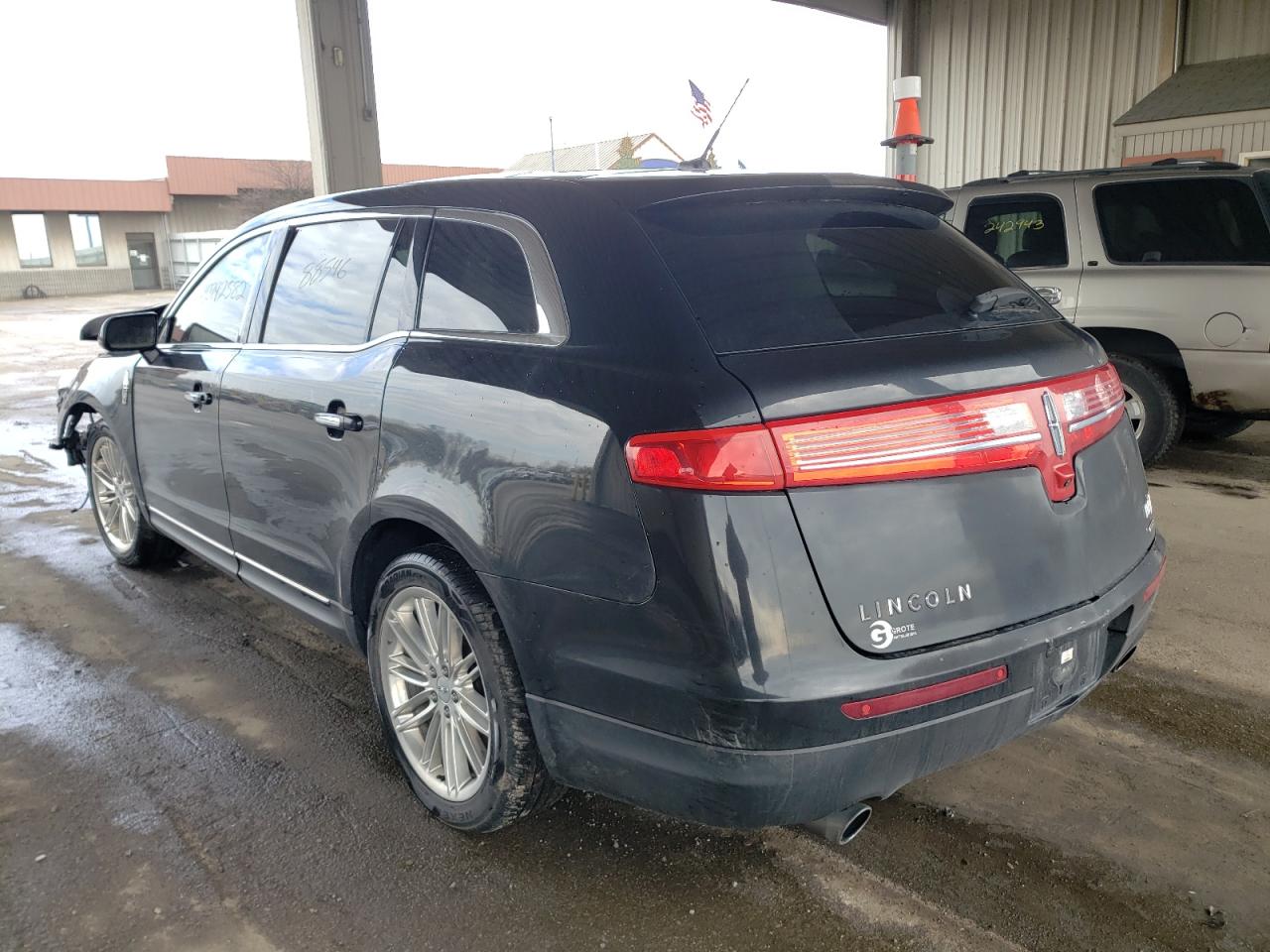Photo 3 from auction – 2014 LINCOLN MKT with VIN 2LMHJ5AT0EBL51101