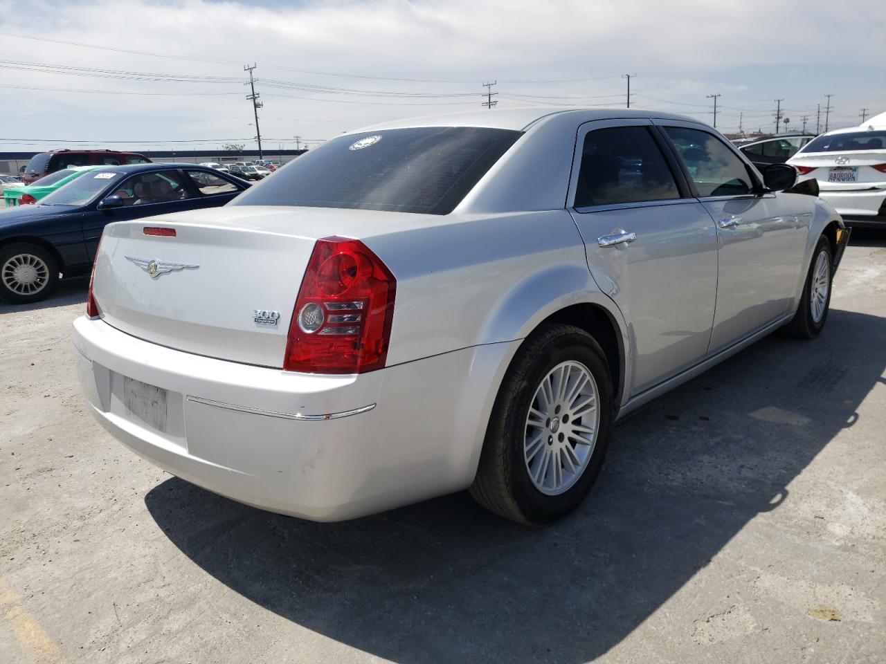 Photo 4 from auction – 2010 CHRYSLER 300 TOURIN with VIN 2C3CA4CD7AH329697