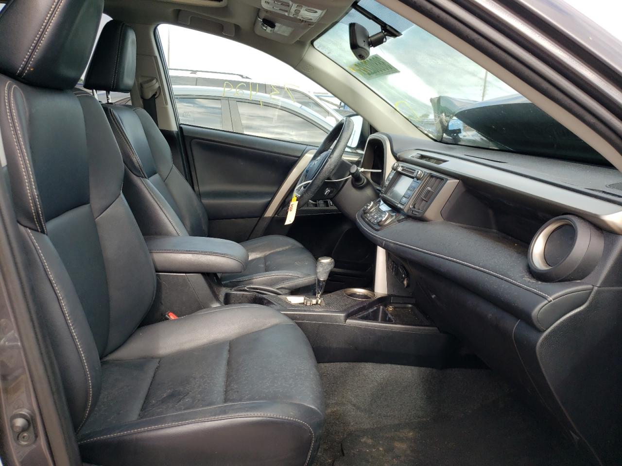 Photo 5 from auction – 2015 TOYOTA RAV4 LIMIT with VIN 2T3YFREV4FW234687