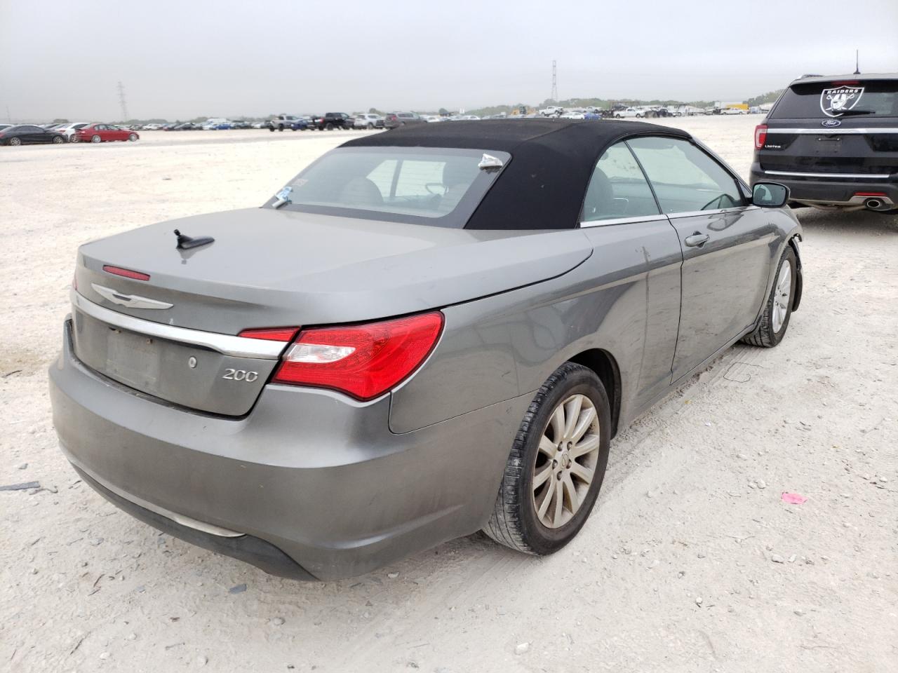 Photo 4 from auction – 2012 CHRYSLER 200 TOURIN with VIN 1C3BCBEBXCN155673