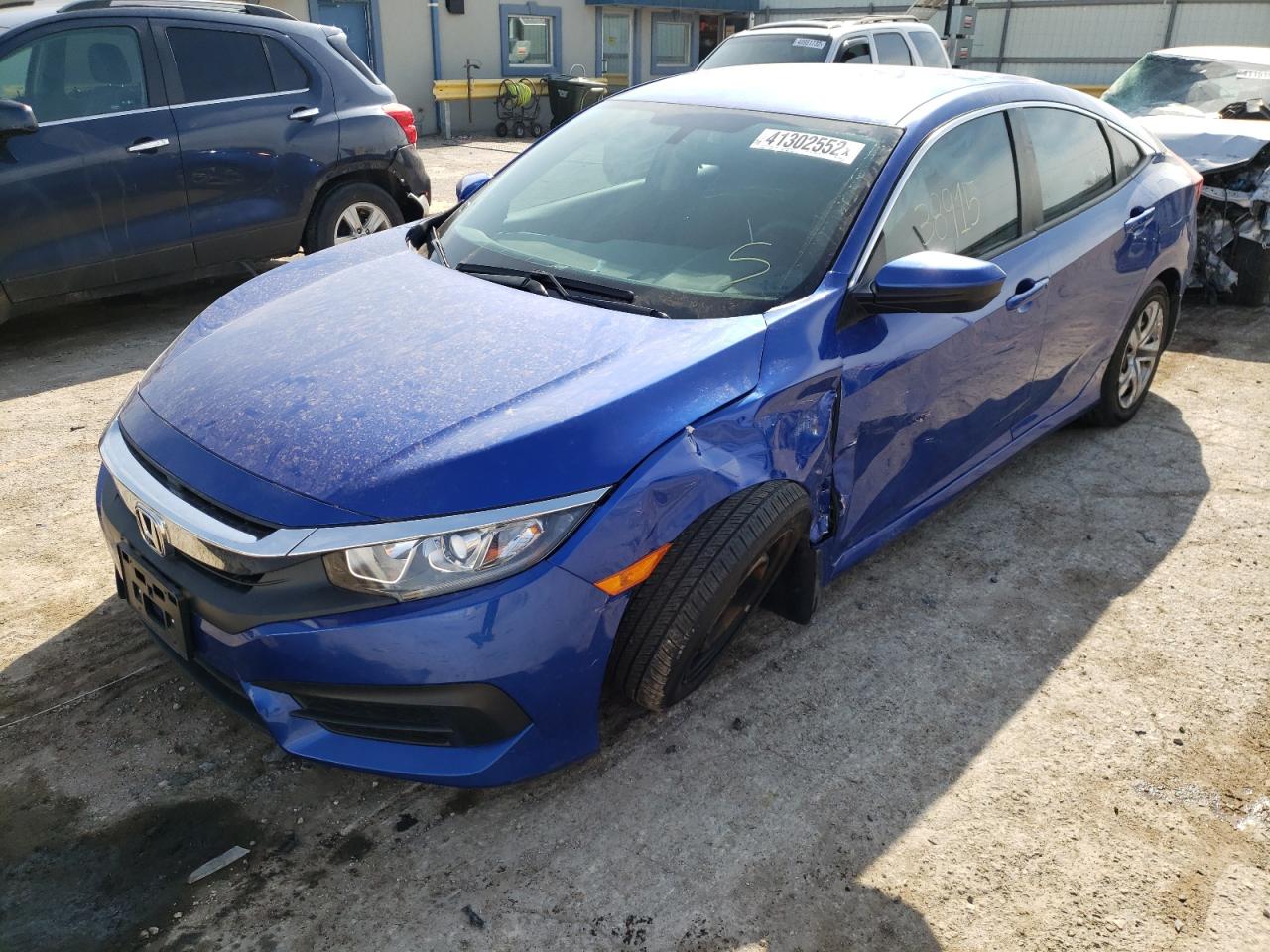 Photo 2 from auction – 2016 HONDA CIVIC LX with VIN 19XFC2F56GE087663