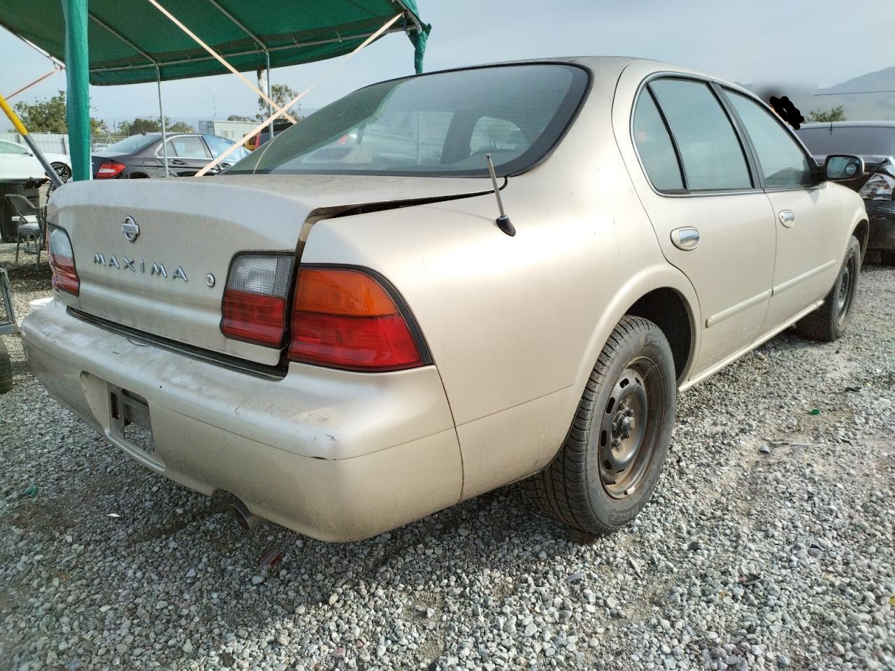 Photo 4 from auction – 1995 NISSAN MAXIMA GLE with VIN JN1CA21D2ST639976