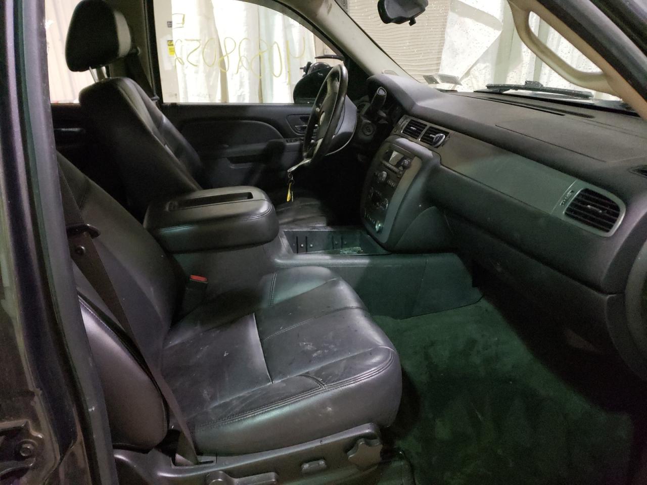 Photo 5 from auction – 2010 CHEVROLET AVALANCHE with VIN 3GNVKFE04AG156901