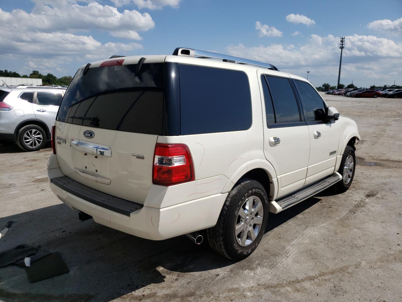 Photo 4 from auction – 2007 FORD EXPEDITION with VIN 1FMFU19547LA50892