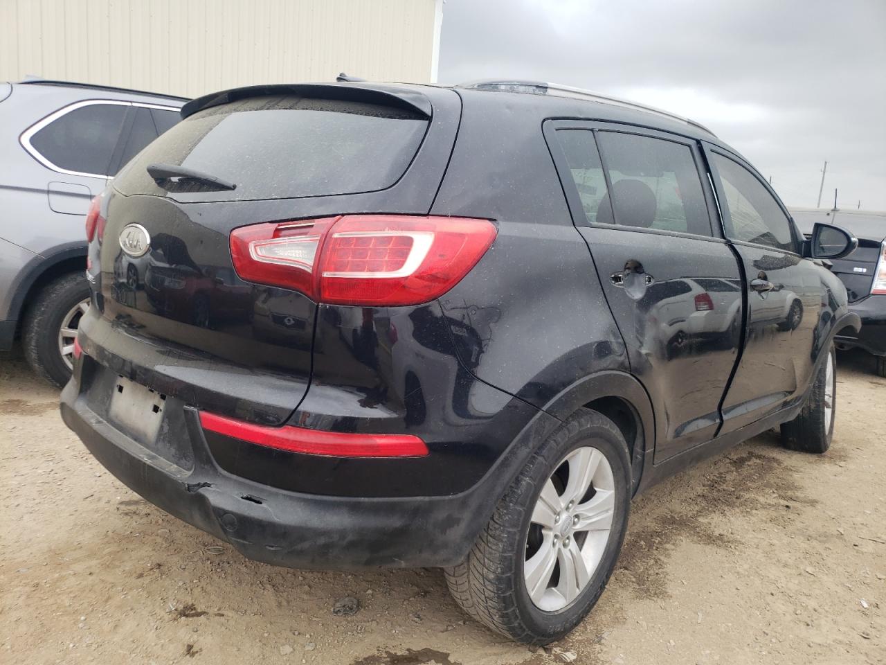 Photo 4 from auction – 2011 KIA SPORTAGE L with VIN KNDPB3A29B7030151