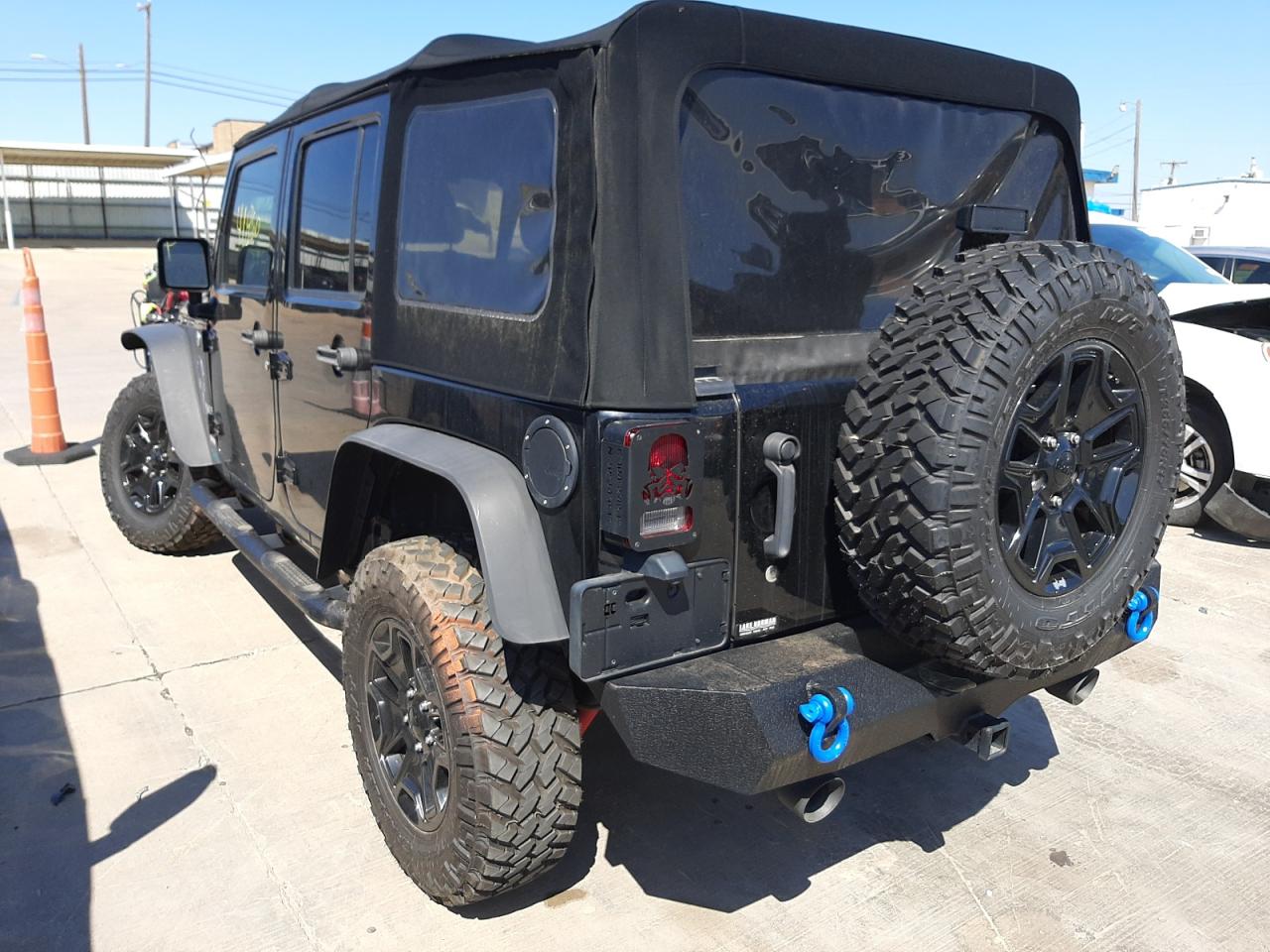 Photo 3 from auction – 2016 JEEP WRANGLER U with VIN 1C4BJWDG3GL206454