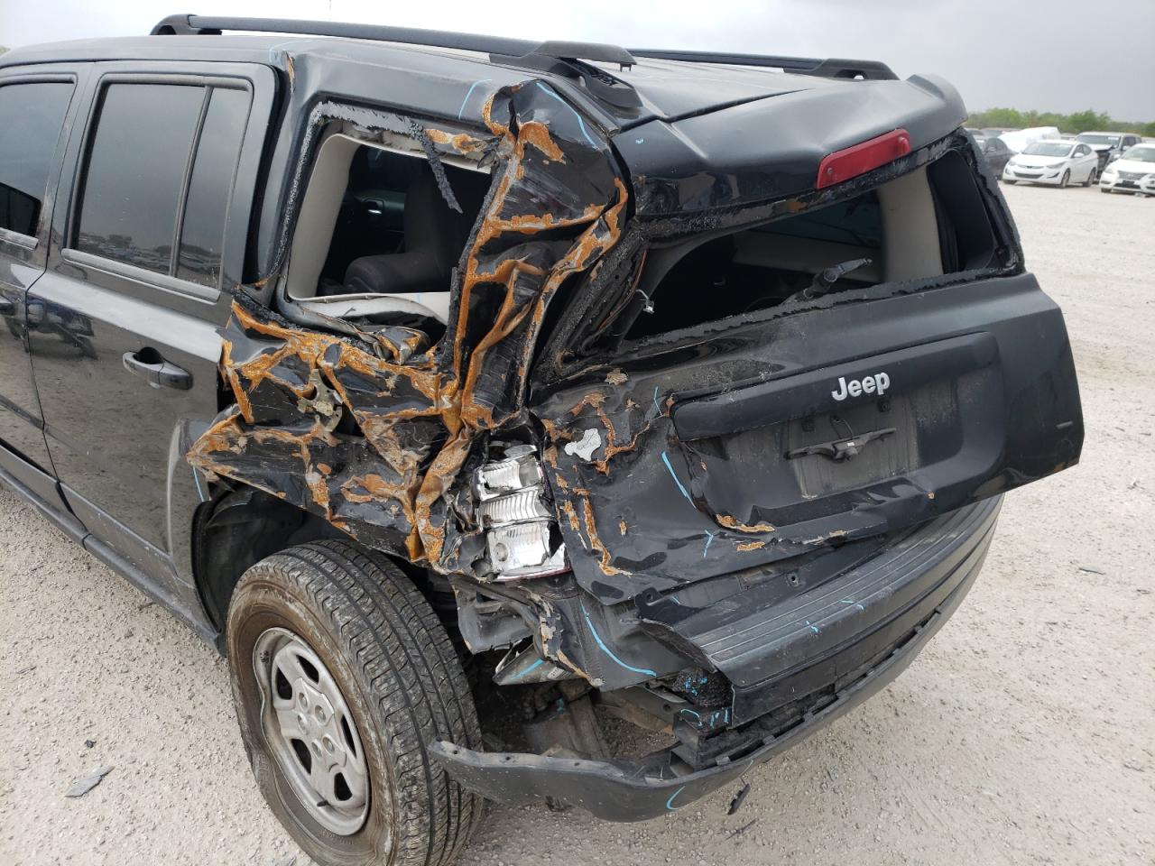 Photo 9 from auction – 2015 JEEP PATRIOT SP with VIN 1C4NJPBA8FD285498