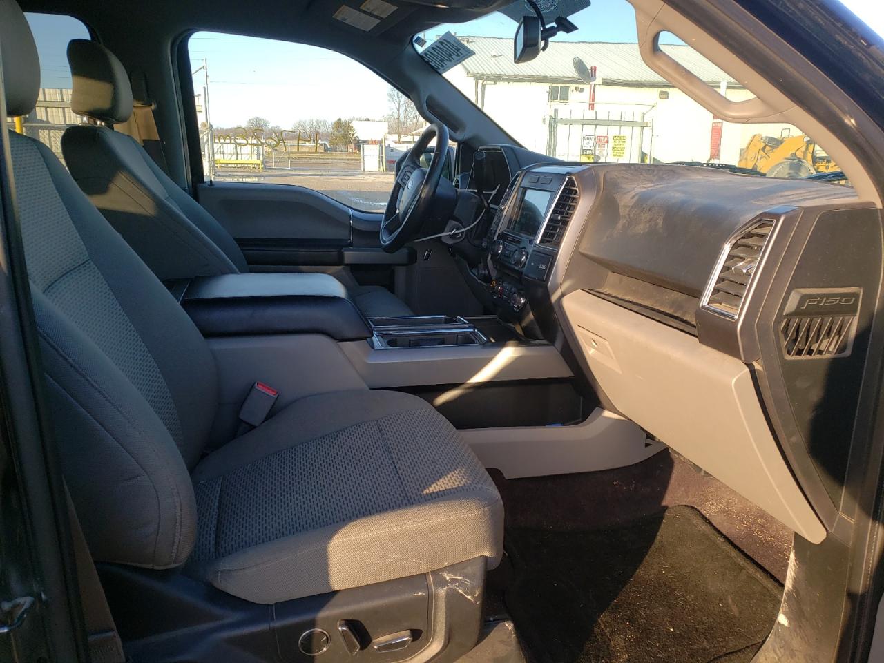 Photo 5 from auction – 2016 FORD F150 SUPER with VIN 1FTEW1EF9GKD75925