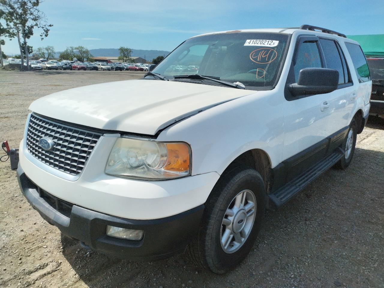 Photo 2 from auction – 2005 FORD EXPEDITION with VIN 1FMPU16505LB06719
