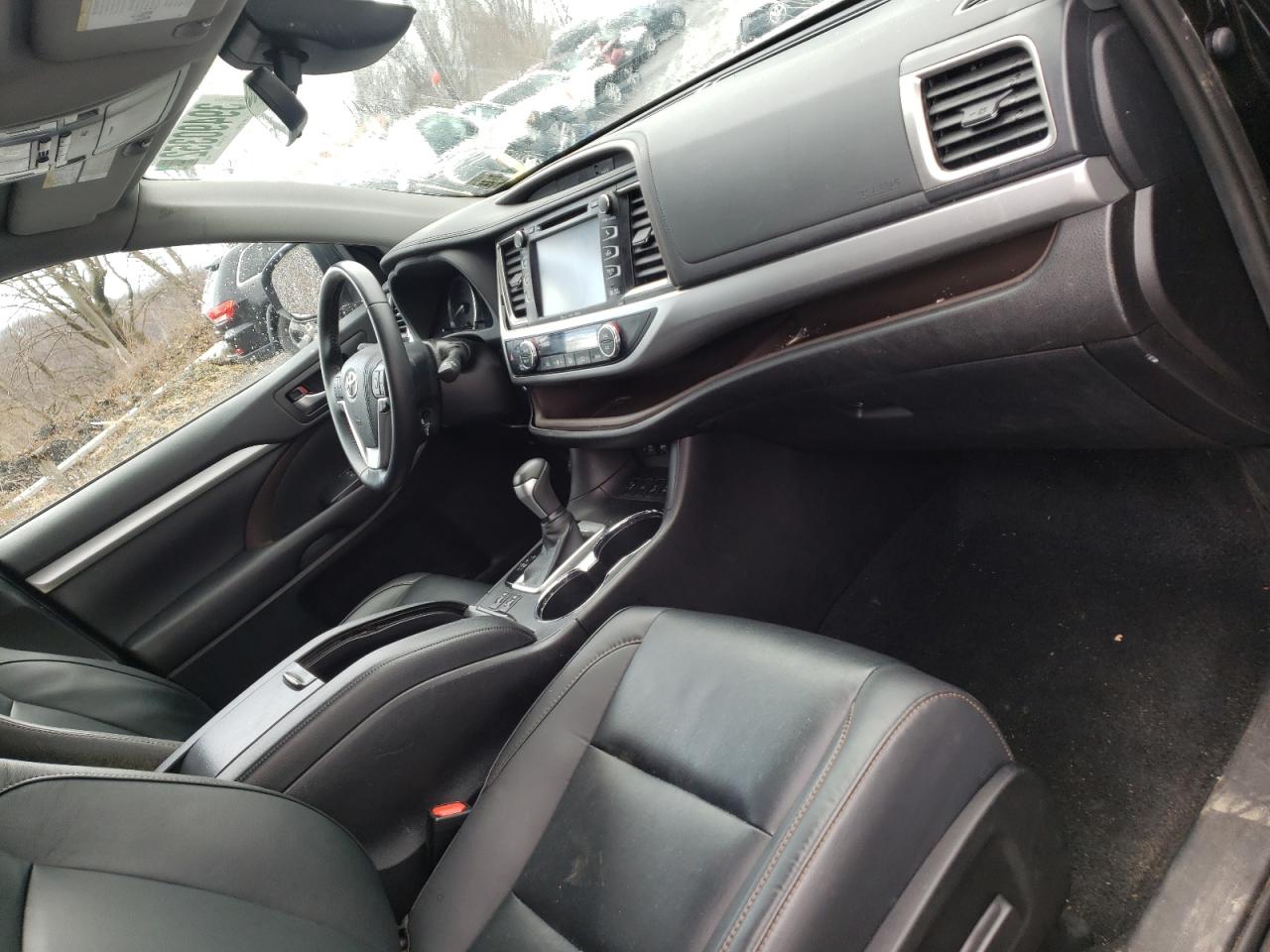 Photo 5 from auction – 2019 TOYOTA HIGHLANDER with VIN 5TDJZRFH0KS708468