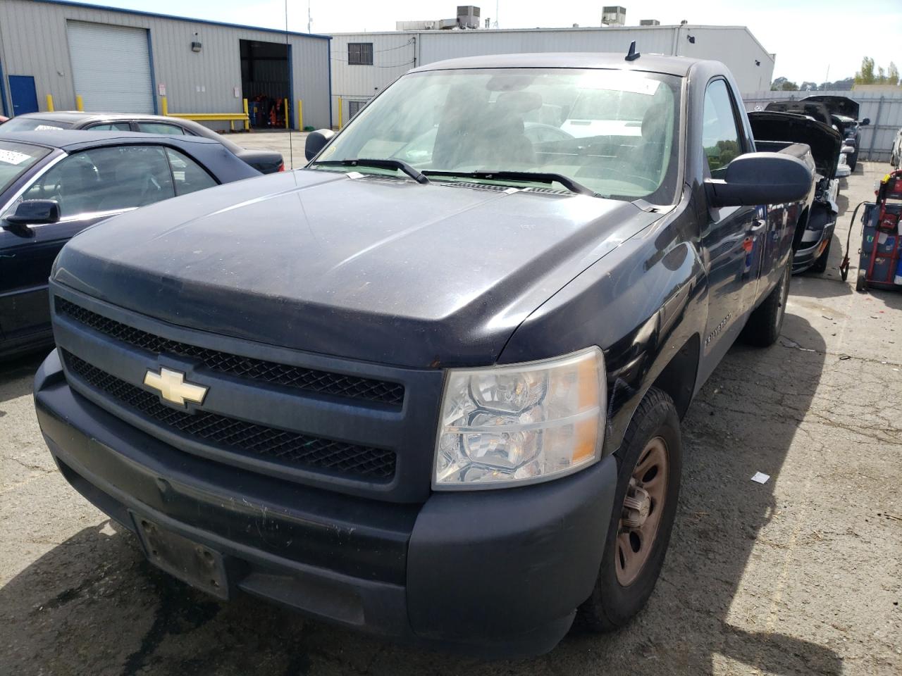 Photo 2 from auction – 2007 CHEVROLET SILVERADO with VIN 1GCEC14X67Z644585