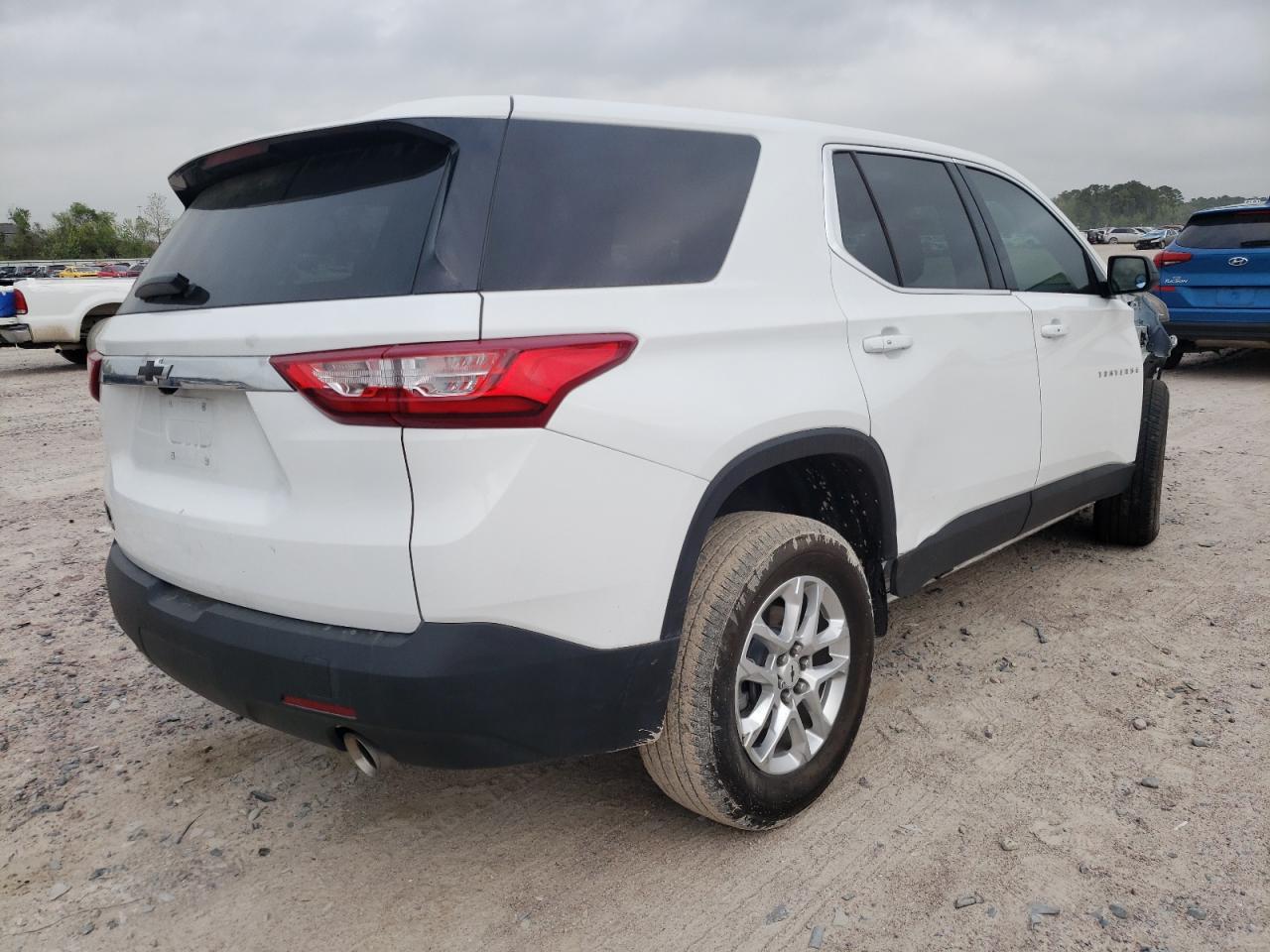 Photo 4 from auction – 2021 CHEVROLET TRAVERSE L with VIN 1GNERFKW5MJ132243