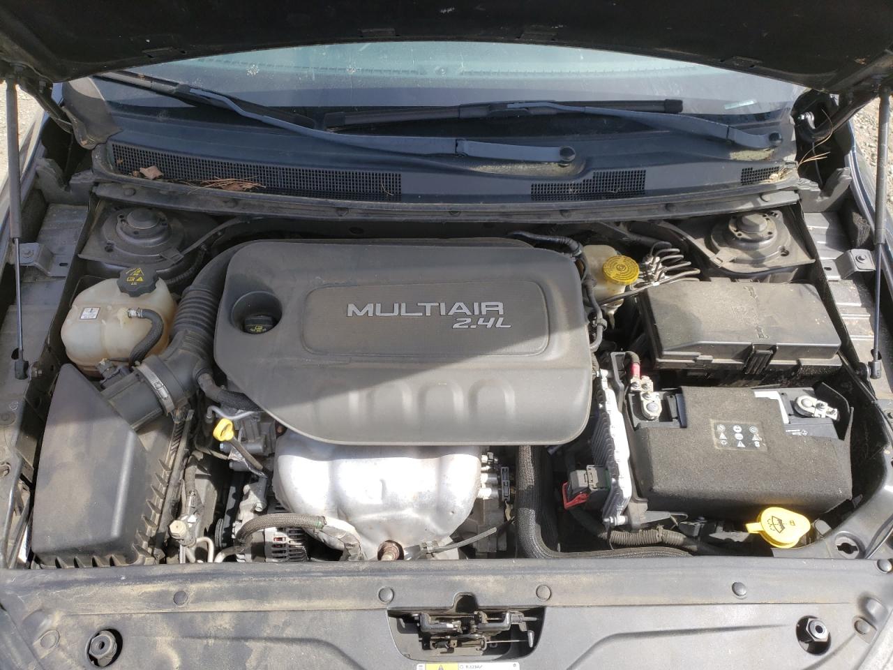 Photo 7 from auction – 2015 CHRYSLER 200 LIMITE with VIN 1C3CCCAB3FN613753