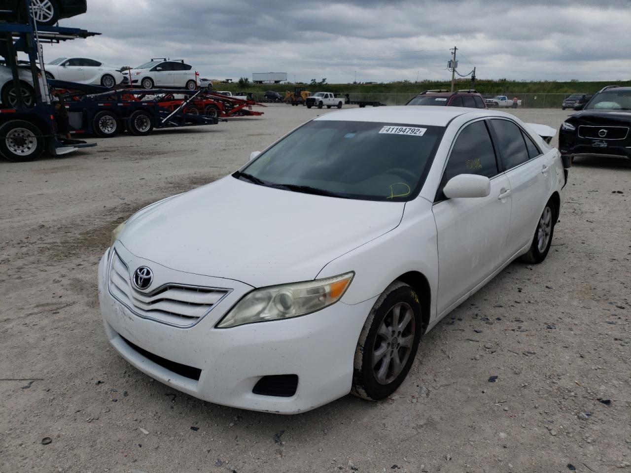 Photo 2 from auction – 2011 TOYOTA CAMRY BASE with VIN 4T1BF3EK8BU755018