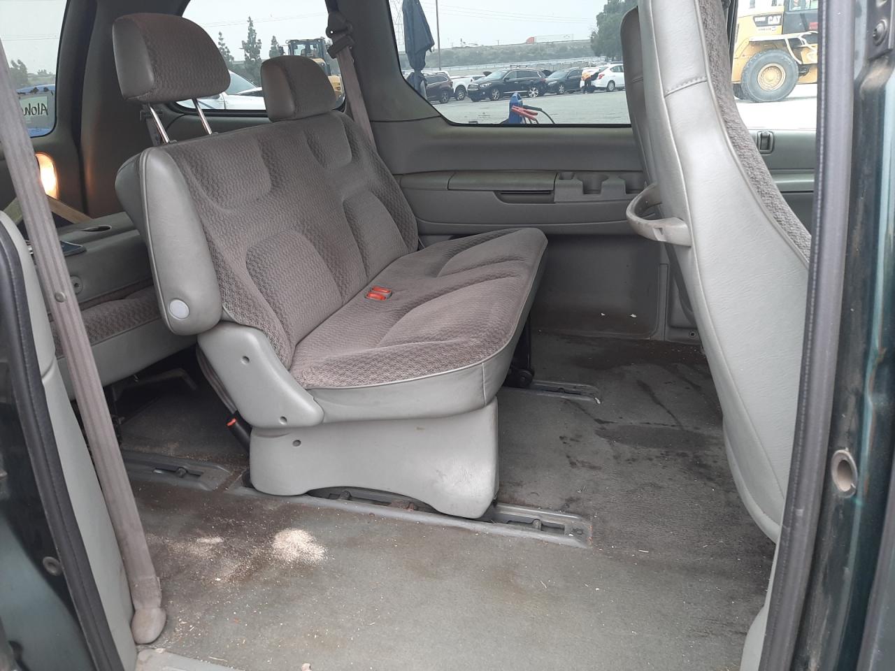 Photo 6 from auction – 1998 DODGE CARAVAN with VIN 2B4GP25RXWR656988