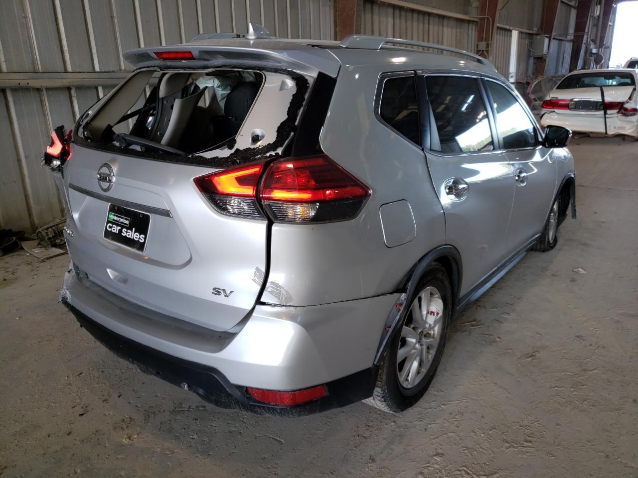 Photo 4 from auction – 2017 NISSAN ROGUE S with VIN KNMAT2MT7HP558264