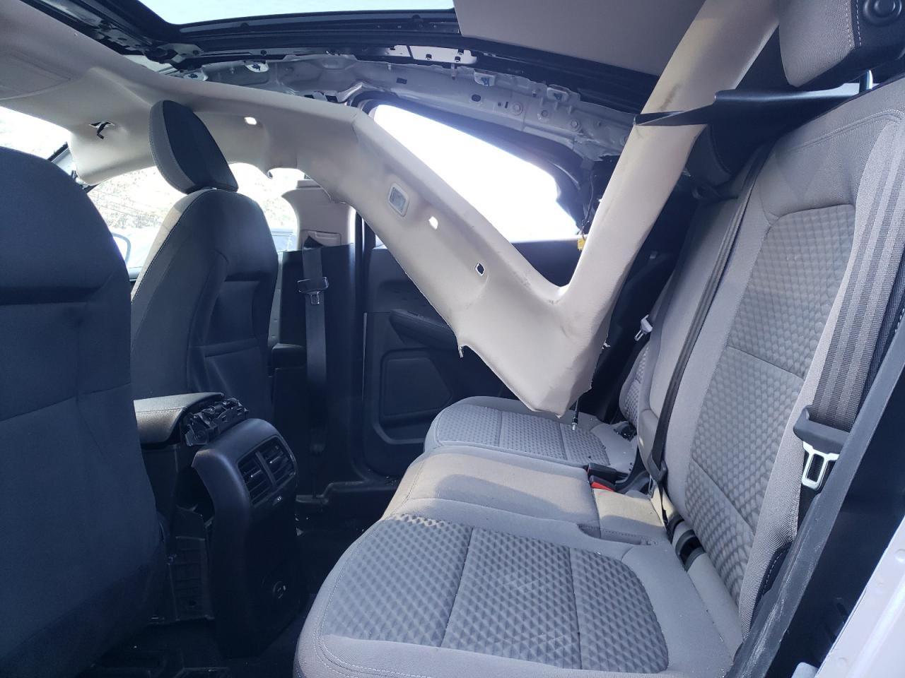 Photo 6 from auction – 2020 FORD ESCAPE with VIN 1FMCU9G62LUB37546