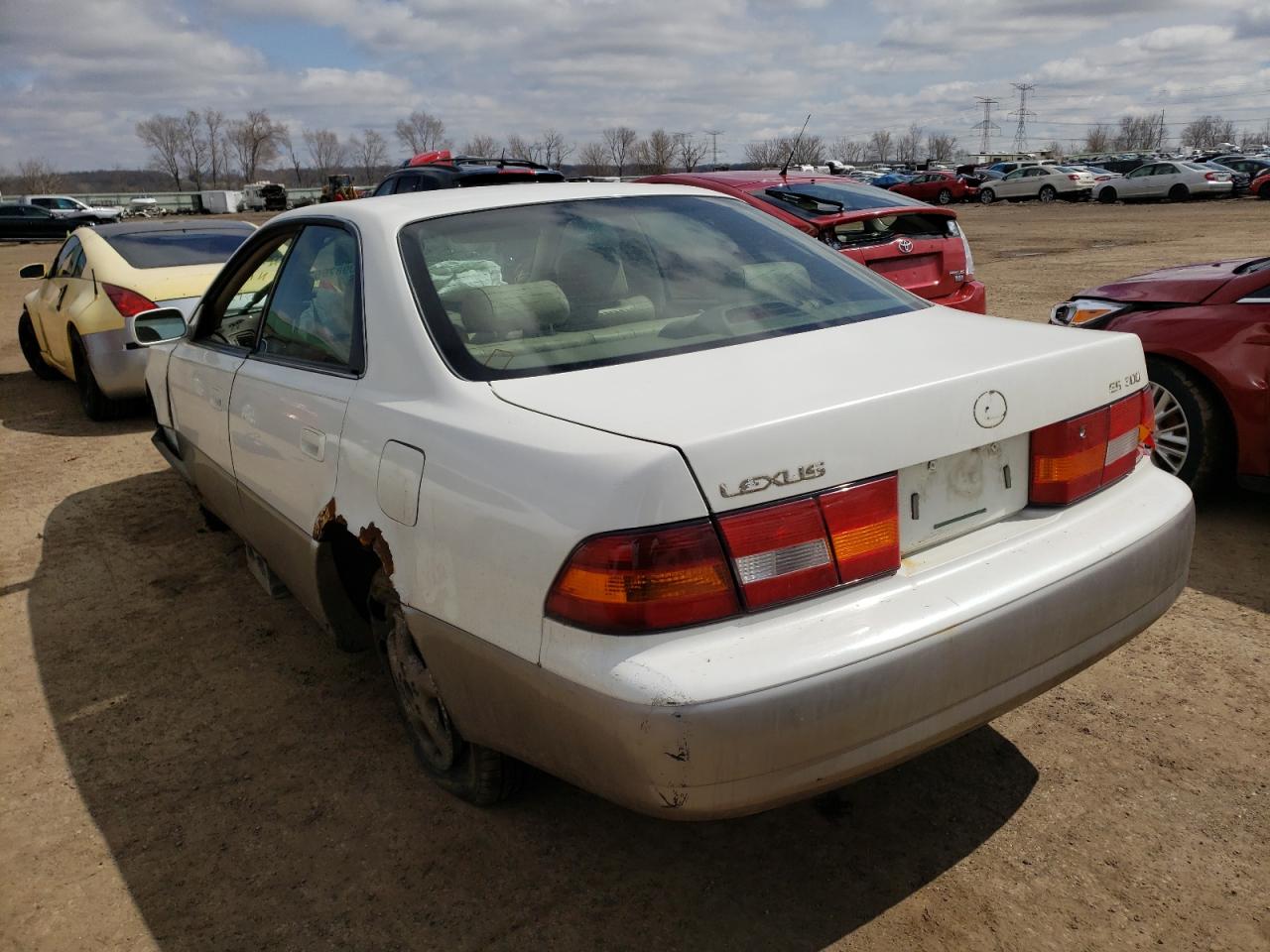Photo 3 from auction – 1998 LEXUS ES 300 with VIN JT8BF28G5W5045238